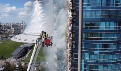 Astana’daki bir rezidansın dış cephesi alevler içinde!