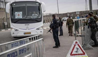 İsrail hapishanesindeki Filistinli mahkumlar avukatlarıyla görüşmeme tehdidi altında