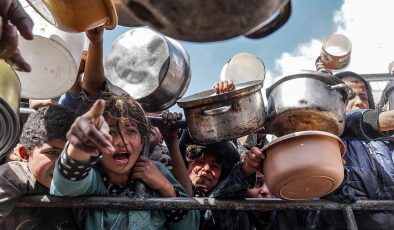 İsrail saldırıları devam ederken Gazze’de bir haftada 4 çocuk daha “açlıktan” hayatını kaybetti