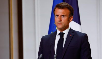 Fransız Başkanı Macron, ağustos ortasına kadar hükümet kurulmayacağını duyurdu