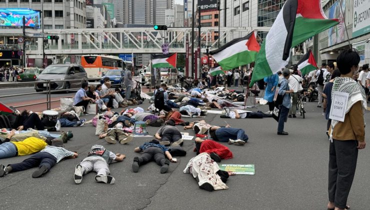 Tokyo’da Gazze’deki Hastanede Hayatını Kaybedenler İçin Gösteri Yapıldı