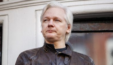 WikiLeaks Kurucusu Julian Assange, Casusluk Suçunu Kabul Etti – Yeniden Başlık Oluşturma