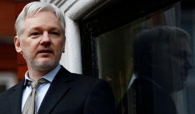 ABD, Assange’ı müttefiklerin ve diplomatların hayatlarını tehlikeye sokmakla suçluyor