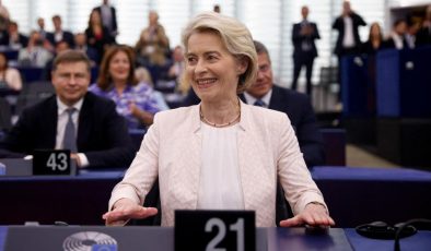 AB Komisyonu Başkanlığı için Ursula von der Leyen yeniden seçildi