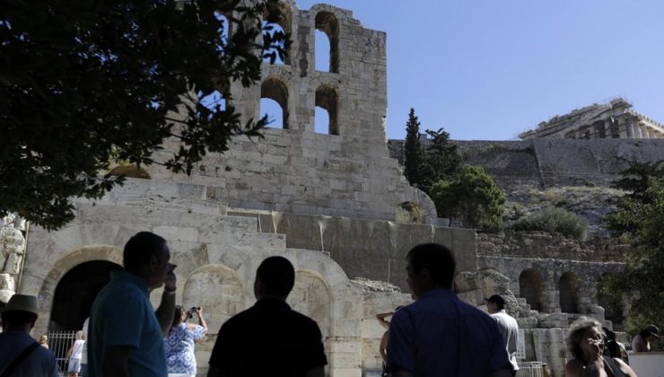 Atina’daki Akropolis, aşırı sıcaklar nedeniyle geçici olarak ziyarete kapatıldı