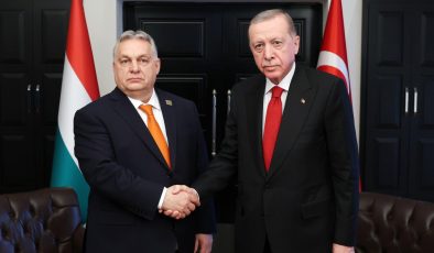 Başlık: “Erdoğan, Rusya ve Ukrayna ile başarılı anlaşmalar imzalayan tek lider mi?”