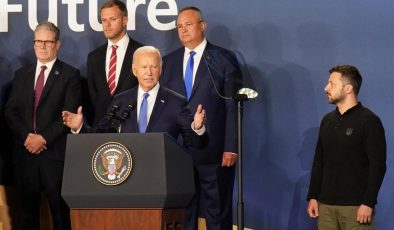 Biden, Zelenskiy’i Putin olarak tanıtarak sahneye davet etti