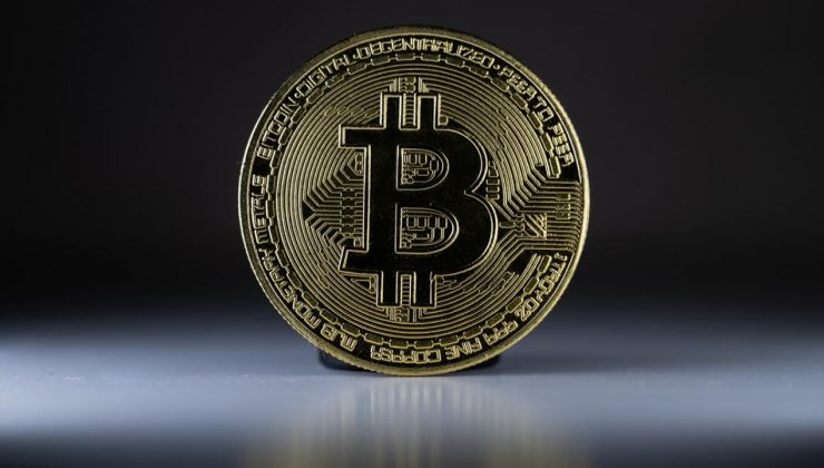 Bitcoin 65 bin dolara hızla ilerliyor: Yeniden rekor mu geliyor?