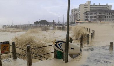 Cape Town’da sel felaketi: Binlerce kişi evsiz kaldı