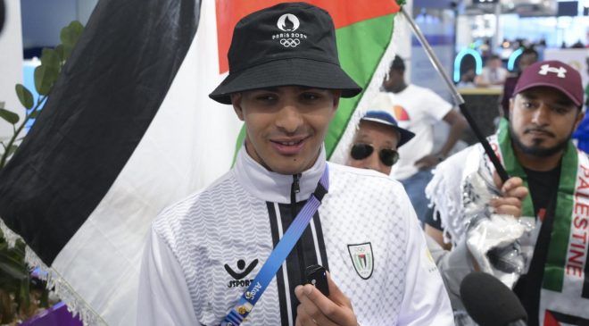 Filistinli sporcular Paris’te bayraklarını dalgalandırdı: Sembolik bir dayanışma gösterisi