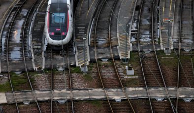 Fransa’da Olimpiyatlar öncesi tren hatları aksamalar yaşadı