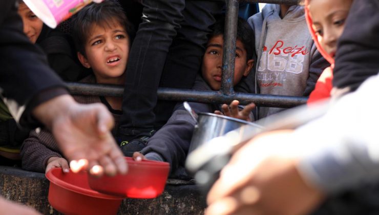 Gazze halkı, İsrail saldırıları altında kıtlık ve yüksek fiyatlarla mücadele ediyor