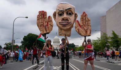 İsrail Başbakanı Netanyahu’ya Washington’da Kitlesel Protesto Gösterisi