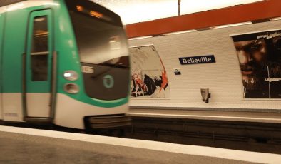 Paris metrosunda gecikmeler ve aksamalar yaşandı