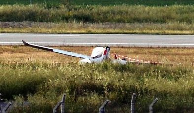 ABD’de acil iniş yapan küçük uçağa otoyolda araç çarptı