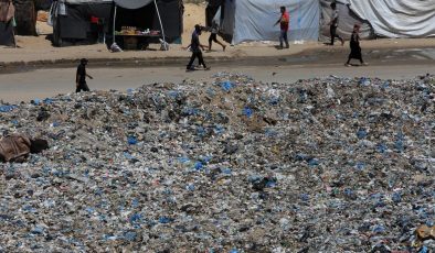 Gazze, İsrail’in 300 gündür devam eden saldırıları sonucunda felaket bölgesine dönüştü