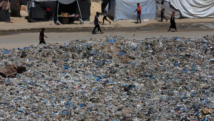 Gazze, İsrail’in 300 gündür devam eden saldırıları sonucunda felaket bölgesine dönüştü