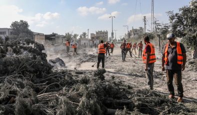 İsrail, Han Yunus’ta binaları hedef alarak büyük zarara neden oldu