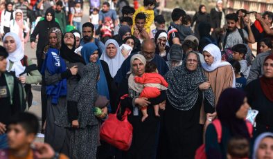 İsrail’in Soykırımcı Politikaları: 450 Bin Filistinliyi Güvenli Bölgeden Zorla Göçe Zorluyor