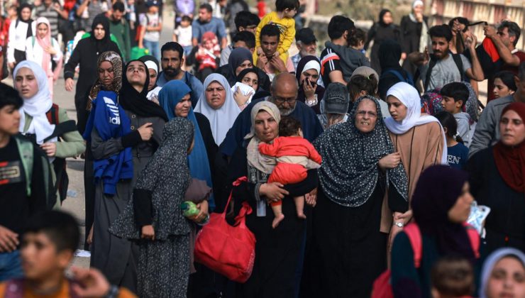 İsrail’in Soykırımcı Politikaları: 450 Bin Filistinliyi Güvenli Bölgeden Zorla Göçe Zorluyor