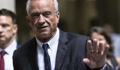 RFK Jr, Trump’ı destekliyor, ABD’deki neocon’lara ateş açıyor.