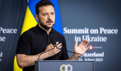 Ukrayna Devlet Başkanı Zelenskiy, ülkenin ilk balistik füze testinin başarılı olduğunu duyurdu