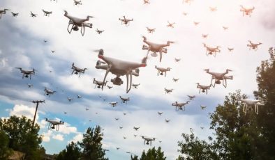 ABD ve Çin, drone sürüleri hızla sahaya sürülmeye ve karşı önlemler almaya çalışıyor.