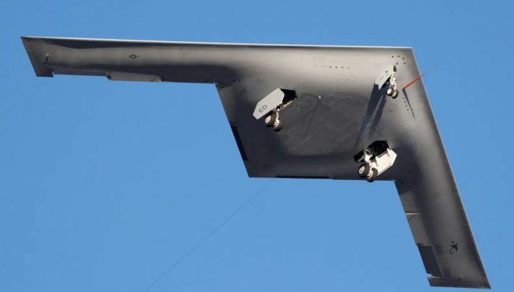 Avustralya neden ABD yapımı B-21 gizli bombardıman uçaklarını istiyor?